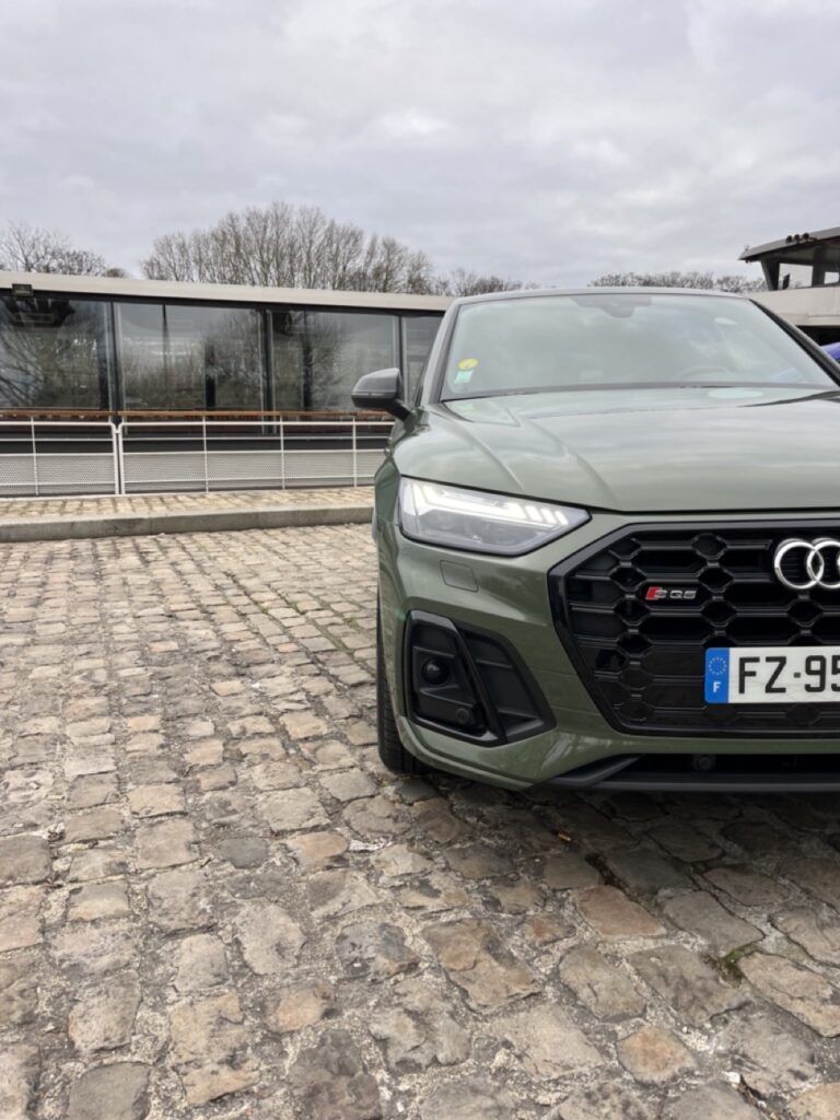 Audi Q5 Sportback vue avant coté