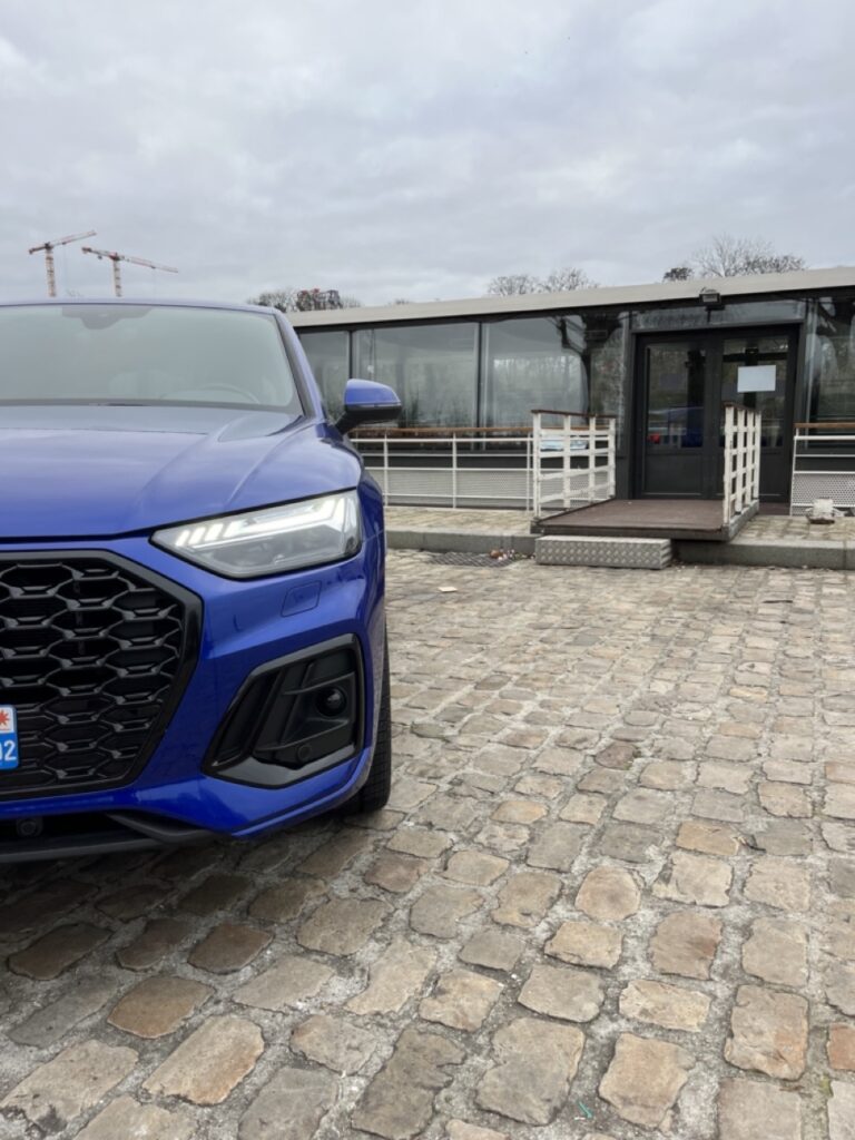 Audi Q5 Sportback vue avant droite