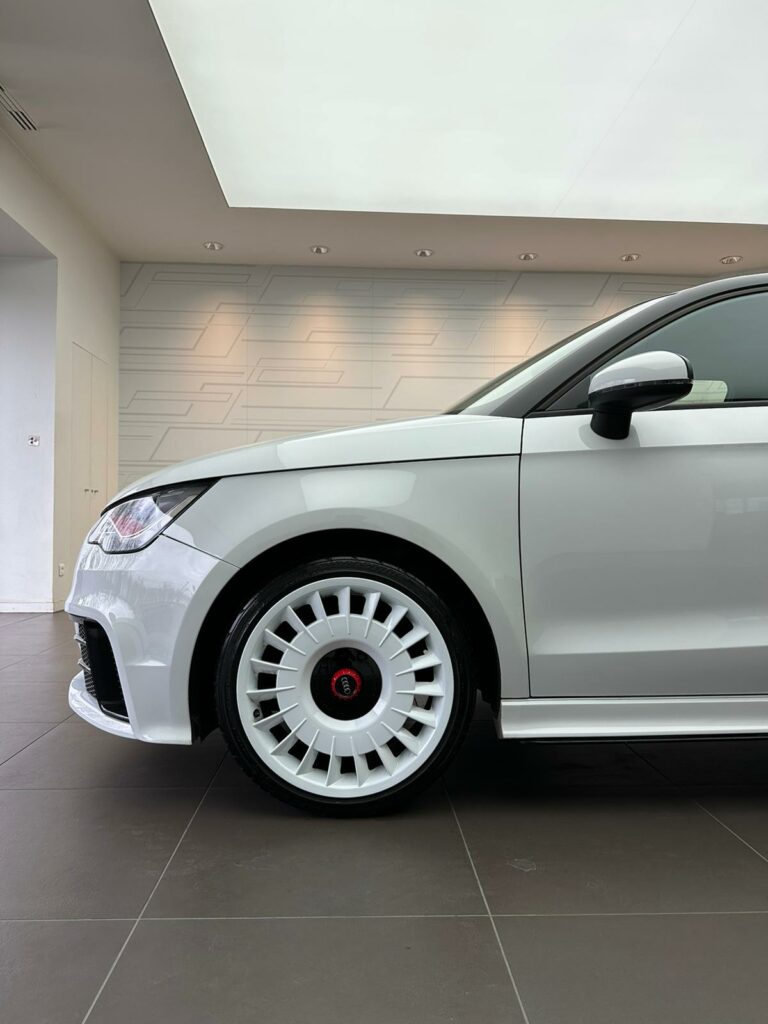 Audi A1 Quattro vue roue avant gauche